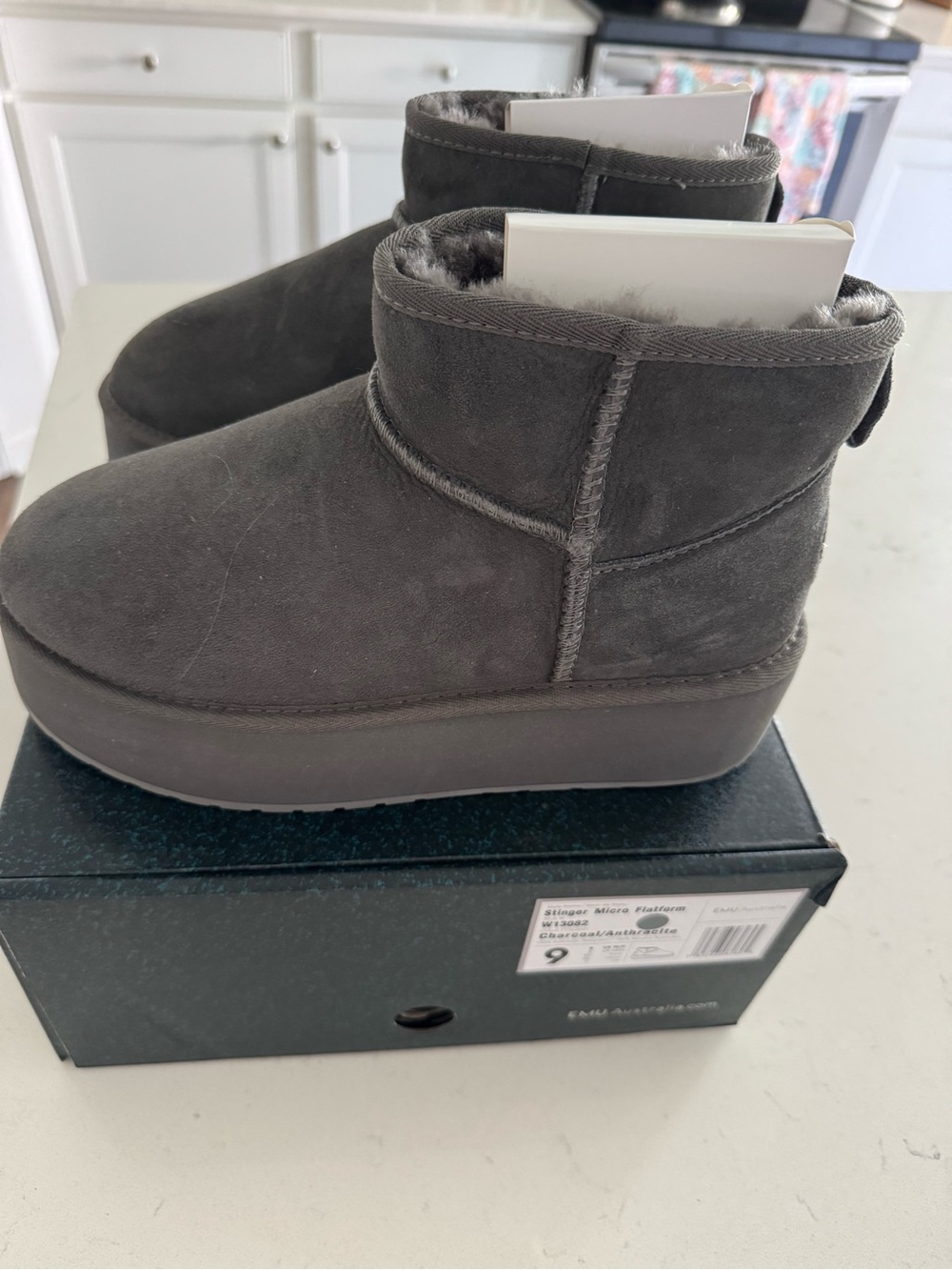Emu of Australia Stinger platform Charcoal Suede Platform Ankle Boot, NIB. S 9